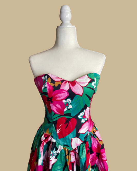 Close-up of the sweetheart bodice on the tropical floral strapless dress